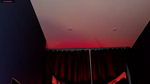 Snapshot of dark_vamp_ chatting on 12/21/24, 01:15 dark vamp  online show from 12/21/24, 01:15