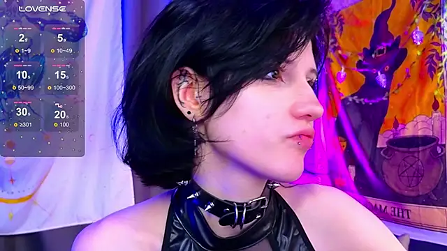 Snapshot of dark_vamp_ chatting on 12/29/24, 03:33 dark vamp  online show from 12/29/24, 03:33