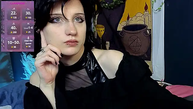 Snapshot of dark_vamp_ chatting on 01/17/25, 03:43 dark vamp  online show from 01/17/25, 03:43