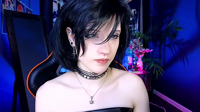 Snapshot of dark_vamp_ chatting on 02/15/25, 02:58 dark vamp  online show from 02/15/25, 02:58