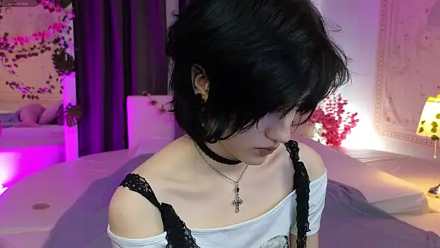 Snapshot of dark_vamp_ chatting on 02/28/25, 10:52 dark vamp  online show from 02/28/25, 10:52