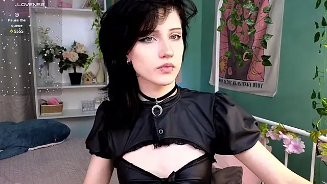 Snapshot of dark_vamp_ chatting on 10/16/25, 05:03 dark vamp  online show from 10/16/25, 05:03