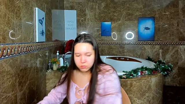 Snapshot of Mira_Karter chatting on 01/25/25, 01:43 Mira Karter online show from 01/25/25, 01:43