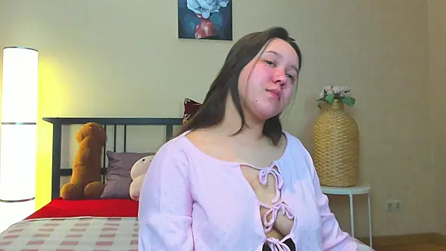 Snapshot of Mira_Karter chatting on 02/15/25, 02:26 Mira Karter online show from 02/15/25, 02:26