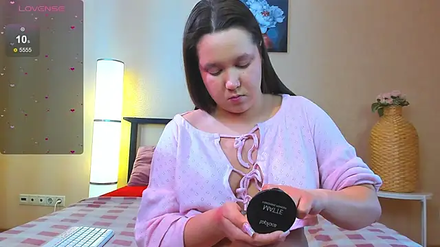 Snapshot of Mira_Karter chatting on 03/12/25, 05:57 Mira Karter online show from 03/12/25, 05:57