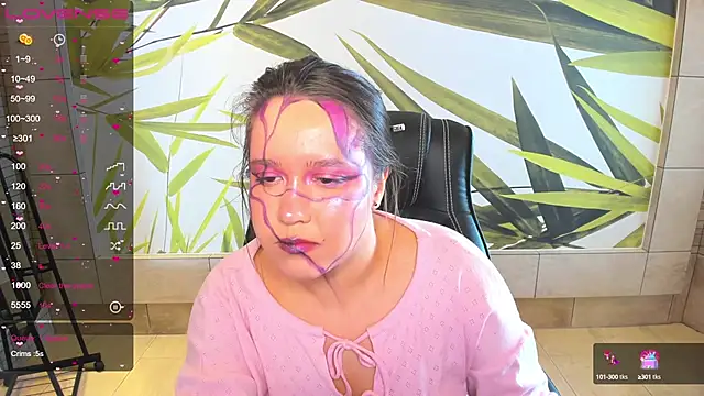 Snapshot of Mira_Karter chatting on 03/15/25, 08:58 Mira Karter online show from 03/15/25, 08:58