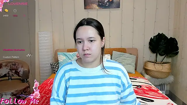 Snapshot of Mira_Karter chatting on 10/23/25, 06:23 Mira Karter online show from 10/23/25, 06:23