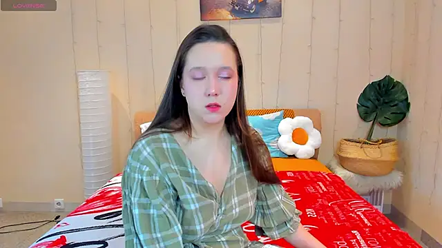 Snapshot of Mira_Karter chatting on 03/27/26, 07:14 Mira Karter online show from 03/27/26, 07:14