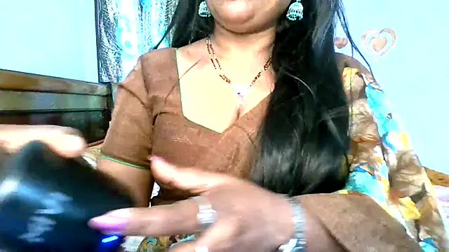 Snapshot of honey-sexy chatting on 03/08/26, 05:22 honey-sexy online show from 03/08/26, 05:22