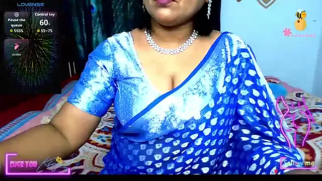 Snapshot of honey-sexy chatting on 04/21/26, 05:25 honey-sexy online show from 04/21/26, 05:25