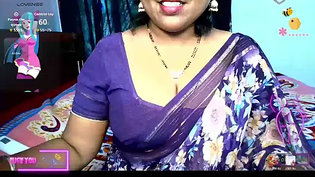 Snapshot of honey-sexy chatting on 04/24/26, 05:32 honey-sexy online show from 04/24/26, 05:32