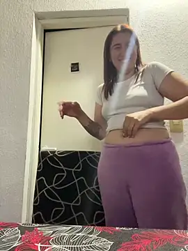 Snapshot of Constanzahud chatting on 09/23/25, 01:52 Constanzahud online show from 09/23/25, 01:52