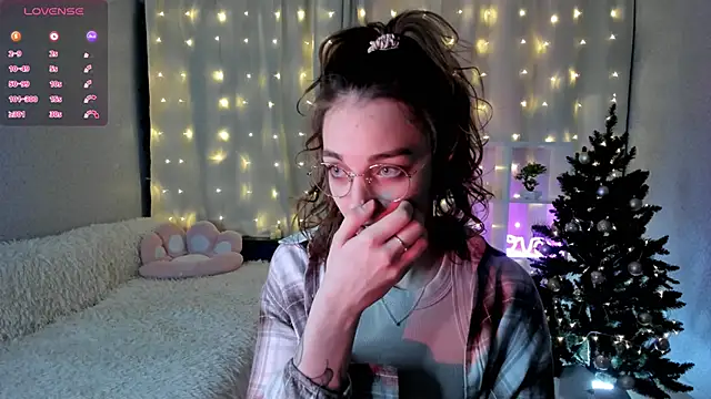 Snapshot of AraCopple chatting on 01/09/25, 09:58 AraCopple online show from 01/09/25, 09:58