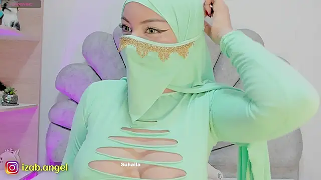 Snapshot of Amaltea chatting on 03/04/25, 03:04 Amaltea online show from 03/04/25, 03:04