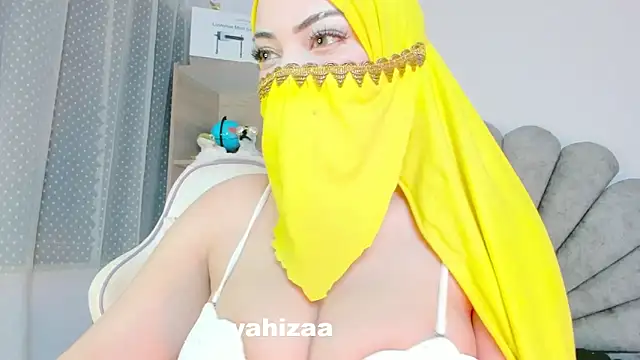 Snapshot of Amaltea chatting on 11/13/25, 09:14 Amaltea online show from 11/13/25, 09:14