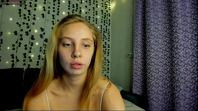 Kitty Katrine online show from 12/16/24, 07:21