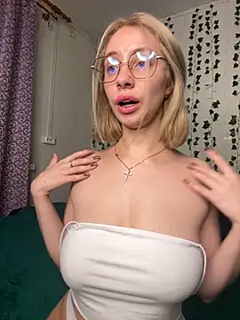 Kitty Katrine online show from 03/14/25, 05:24