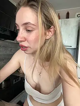 Snapshot of Kitty_Katrine chatting on 04/16/26, 12:06 Kitty Katrine online show from 04/16/26, 12:06