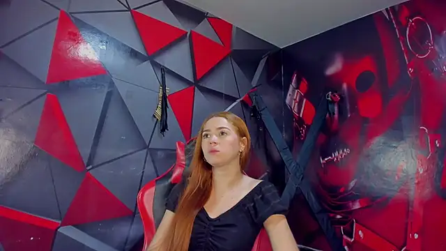 Hana and Zeta online show from 11/29/25, 12:19