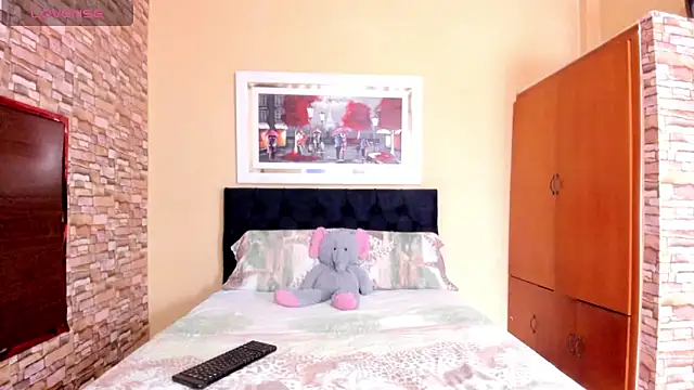 Snapshot of mariana_mauricio_hot chatting on 02/19/26, 07:43 mariana mauricio hot online show from 02/19/26, 07:43