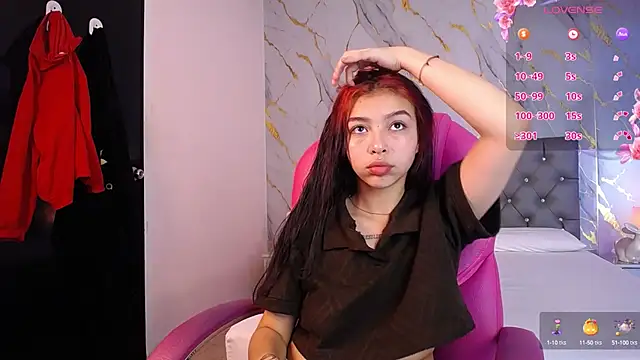 Snapshot of pettit_courtny chatting on 02/15/25, 07:39 pettit courtny online show from 02/15/25, 07:39