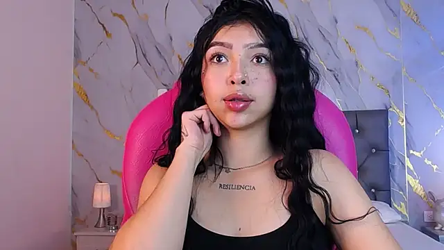 Snapshot of pettit_courtny chatting on 02/28/25, 08:07 pettit courtny online show from 02/28/25, 08:07