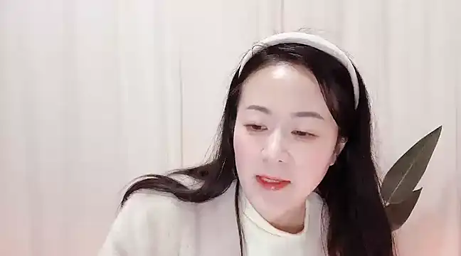 Snapshot of fanfan-FF chatting on 03/08/25, 02:01 fanfan-FF online show from 03/08/25, 02:01