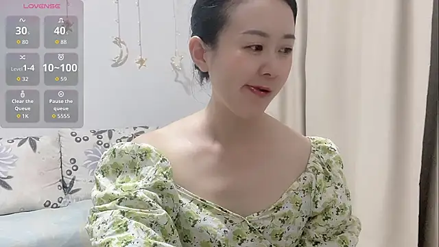 Snapshot of fanfan-FF chatting on 09/16/25, 01:01 fanfan-FF online show from 09/16/25, 01:01