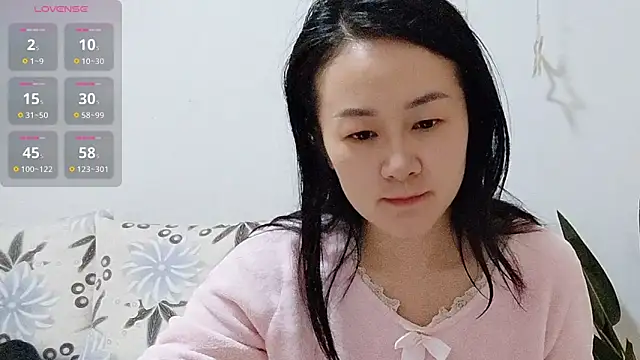 Snapshot of fanfan-FF chatting on 10/26/25, 01:44 fanfan-FF online show from 10/26/25, 01:44