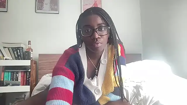 Snapshot of AveryJ99 chatting on 12/18/24, 03:33 AveryJ99 online show from 12/18/24, 03:33