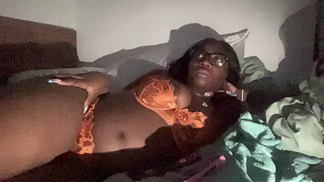 Snapshot of AveryJ99 chatting on 02/11/25, 09:42 AveryJ99 online show from 02/11/25, 09:42