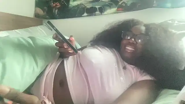 Snapshot of AveryJ99 chatting on 03/20/25, 09:35 AveryJ99 online show from 03/20/25, 09:35