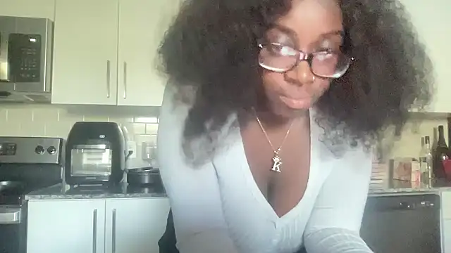 Snapshot of AveryJ99 chatting on 03/21/25, 09:56 AveryJ99 online show from 03/21/25, 09:56