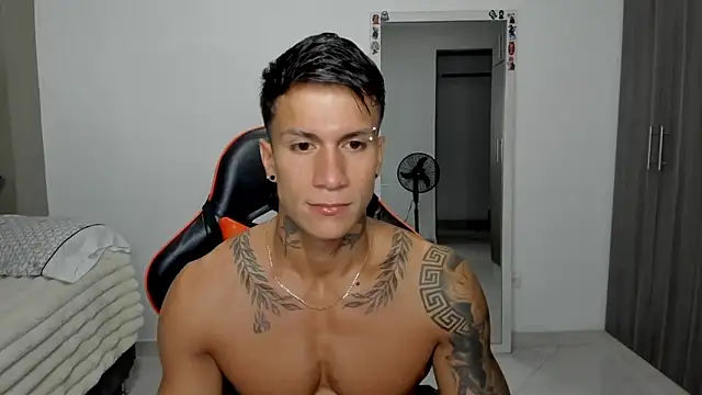 Snapshot of pettergrey1 chatting on 02/13/26, 12:12 pettergrey1 online show from 02/13/26, 12:12