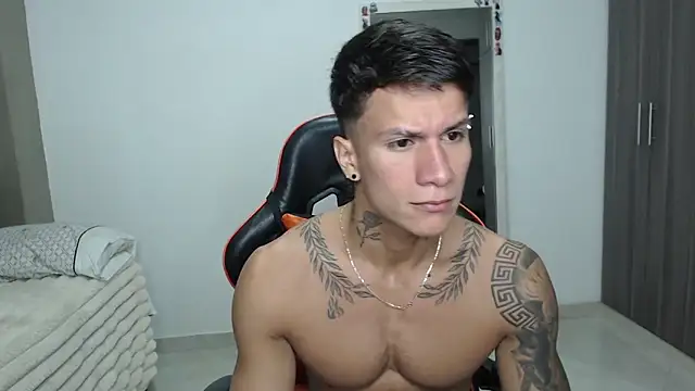 Snapshot of pettergrey1 chatting on 02/18/26, 11:17 pettergrey1 online show from 02/18/26, 11:17