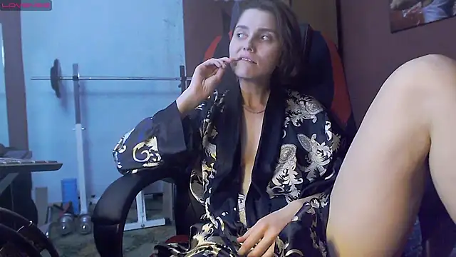 womanstrong78 online show from 01/31/25, 07:51