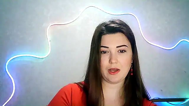 Snapshot of SeductiveTati chatting on 09/19/25, 10:54 SeductiveTati online show from 09/19/25, 10:54