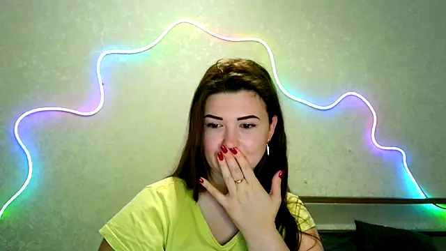 Snapshot of SeductiveTati chatting on 10/12/25, 11:04 SeductiveTati online show from 10/12/25, 11:04