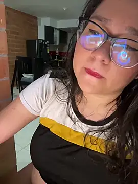 CinnamonCookiez online show from 12/20/24, 03:25