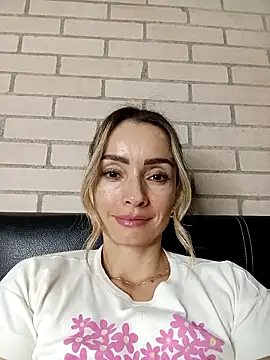 Loly Horny online show from 04/09/26, 01:05