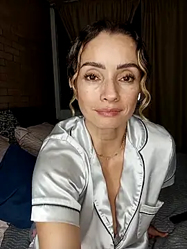 Snapshot of Loly_Horny chatting on 05/13/26, 02:31 Loly Horny online show from 05/13/26, 02:31