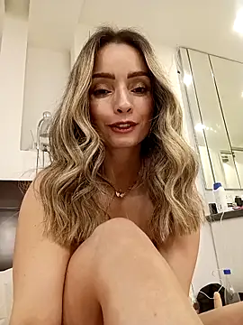 Snapshot of Loly_Horny chatting on 05/15/26, 11:34 Loly Horny online show from 05/15/26, 11:34