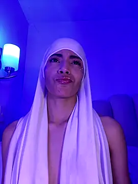 Snapshot of jhalila chatting on 12/14/25, 01:00 jhalila online show from 12/14/25, 01:00