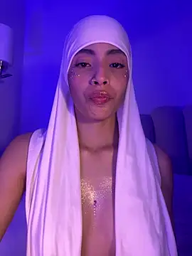 Snapshot of jhalila chatting on 12/21/25, 01:24 jhalila online show from 12/21/25, 01:24