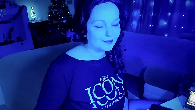 Snapshot of WitchBlueRose chatting on 12/22/25, 06:49 WitchBlueRose online show from 12/22/25, 06:49