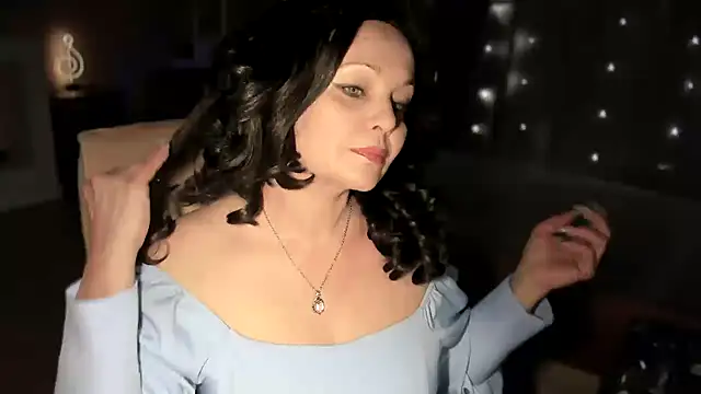 Snapshot of WitchBlueRose chatting on 01/19/26, 04:00 WitchBlueRose online show from 01/19/26, 04:00