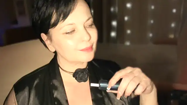 Snapshot of WitchBlueRose chatting on 03/17/26, 06:44 WitchBlueRose online show from 03/17/26, 06:44