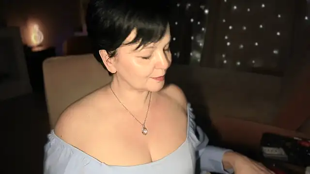 Snapshot of WitchBlueRose chatting on 04/02/26, 06:38 WitchBlueRose online show from 04/02/26, 06:38