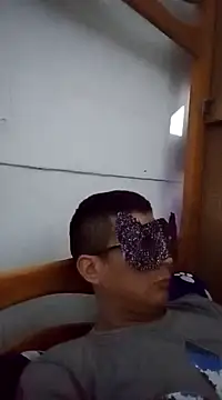 Snapshot of PequeArely chatting on 12/04/24, 01:25 PequeArely online show from 12/04/24, 01:25