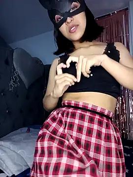 Snapshot of PequeArely chatting on 02/20/25, 01:03 PequeArely online show from 02/20/25, 01:03